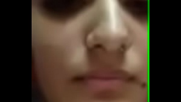 Calda ragazza desi nuda e si masturba