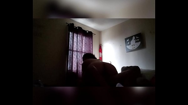 मेरी लड़की किट कैट को कराहना