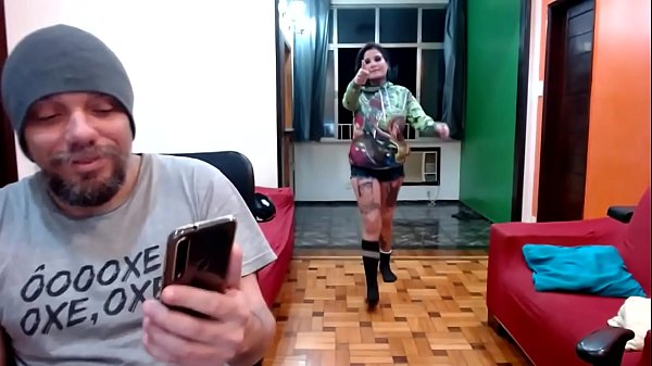 LA ESTRELLA PORNO JUHSIOUX RESPONDIENDO PREGUNTAS PICANTES E INDECENTES DEL PÚBLICO