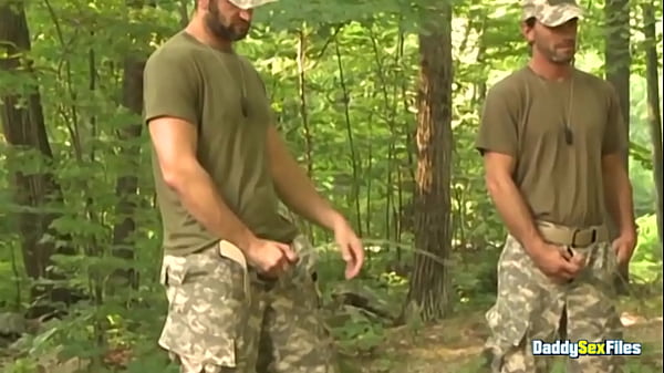 DaddysexFiles: Joe Parker y CJ Parker golpean el culo de Conner Habib después de ser sorprendidos orinando en el campamento