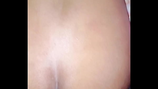 Que buena cogida me dio el amigo de mi marido casi termina dentro de mi