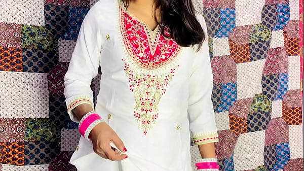 CALDA BHABHI CHE GIOCA DA SOLO PER IL SUO COMPLEANNO