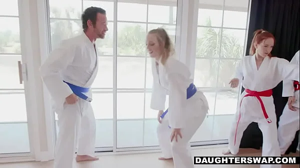 Trans hottie Tori Easton loves riding big dick