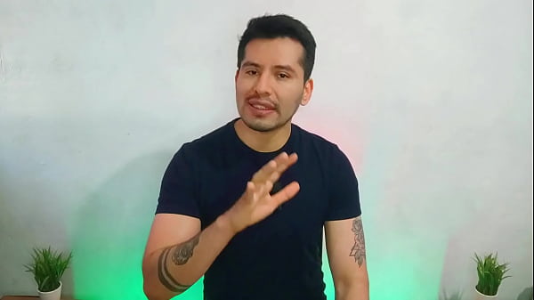 Der reife LKW-Fahrer vom Versorgungszentrum fickt den kleinen Jungen, der Autos vom Versorgungszentrum wäscht! sexuelle Geschichte