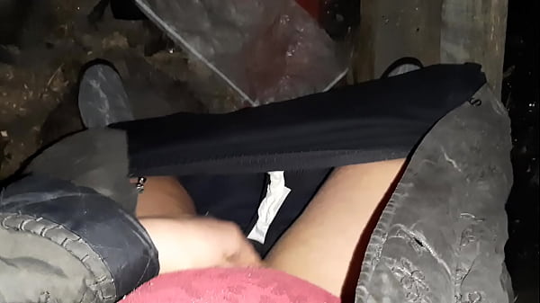 I'_m a nymphomaniac, but I don'_t want anyone to know about it, so I masturbate in abandoned places