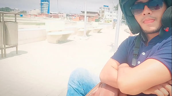 SEXY MILF com Big ASS OFERECE DINHEIRO NA RUA POR SEXO - Sexo por dinheiro.